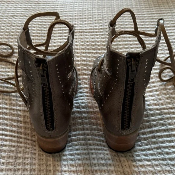 NWT FreeBird Hazel Gladiator Sandals - Picture 5 of 9